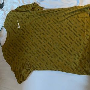 1 nike tee shirt